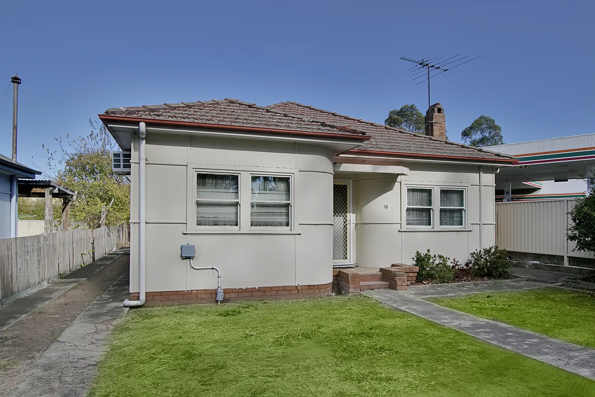 10 Hawkesbury Valley Way, Windsor Leased by Cutcliffe Properties - image 1