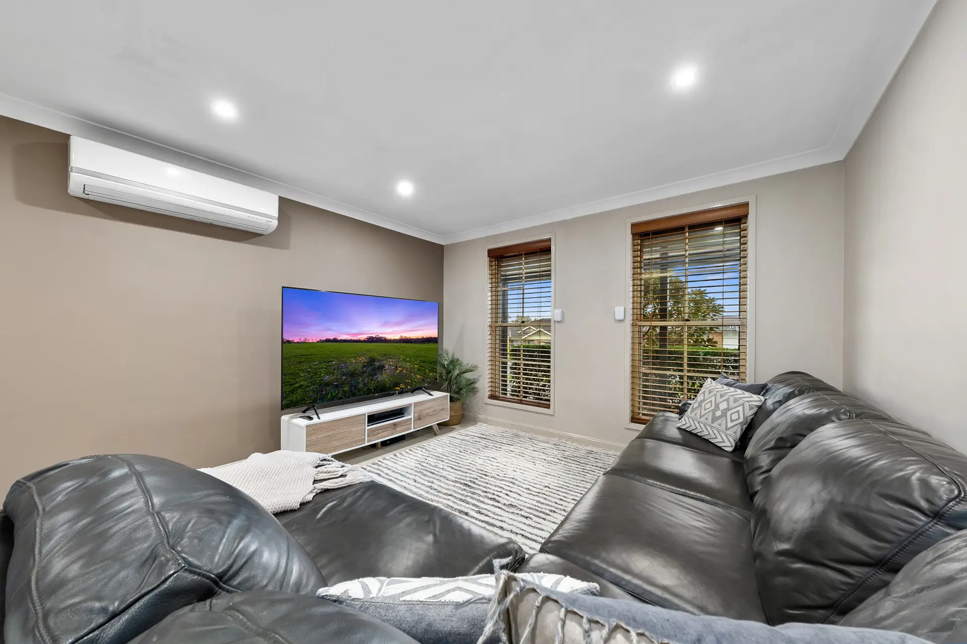 6 Ealing Place, Quakers Hill Sold by Cutcliffe Properties - image 1