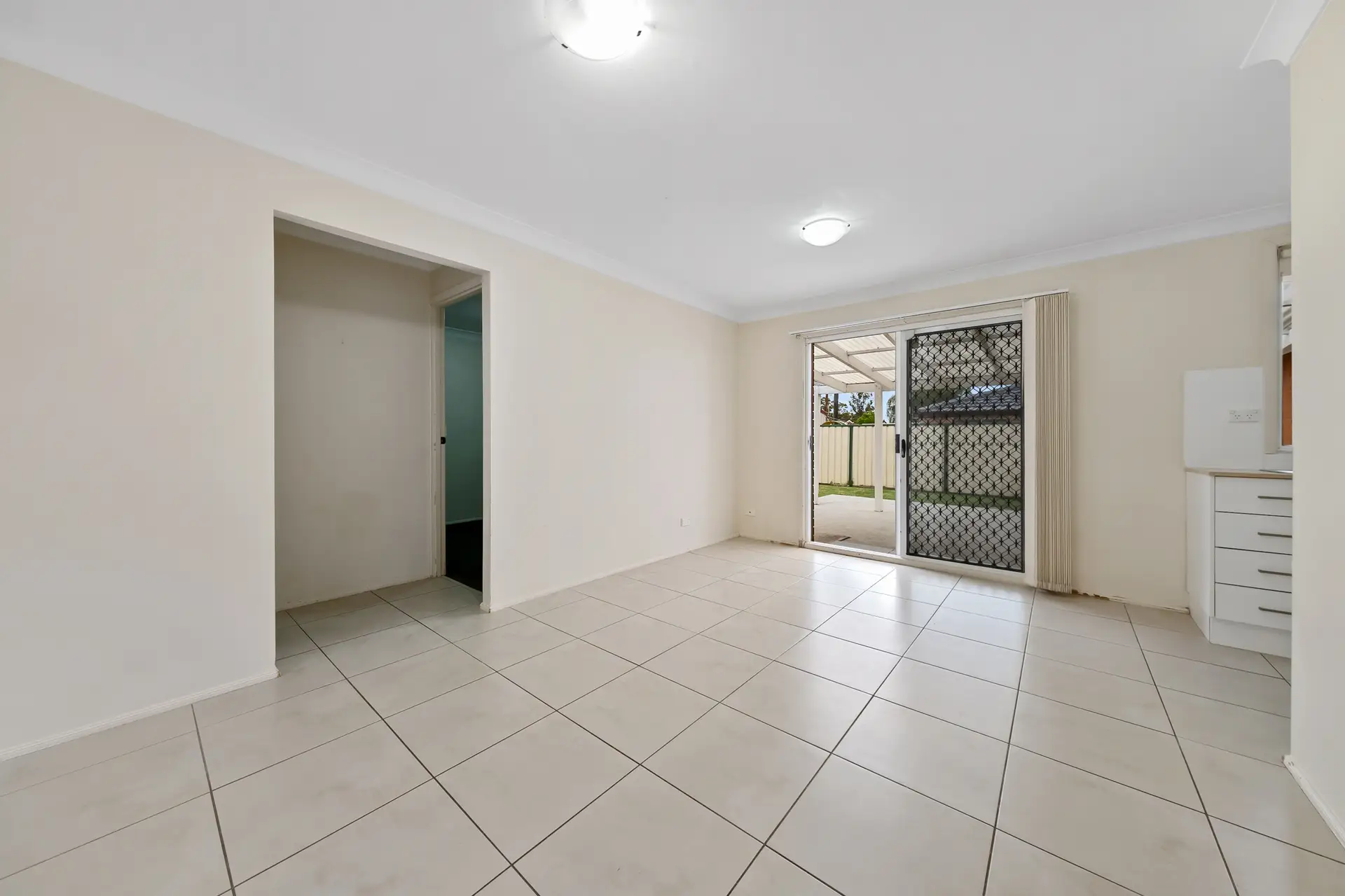 9 Romley Crescent, Oakhurst Leased by Cutcliffe Properties - image 1