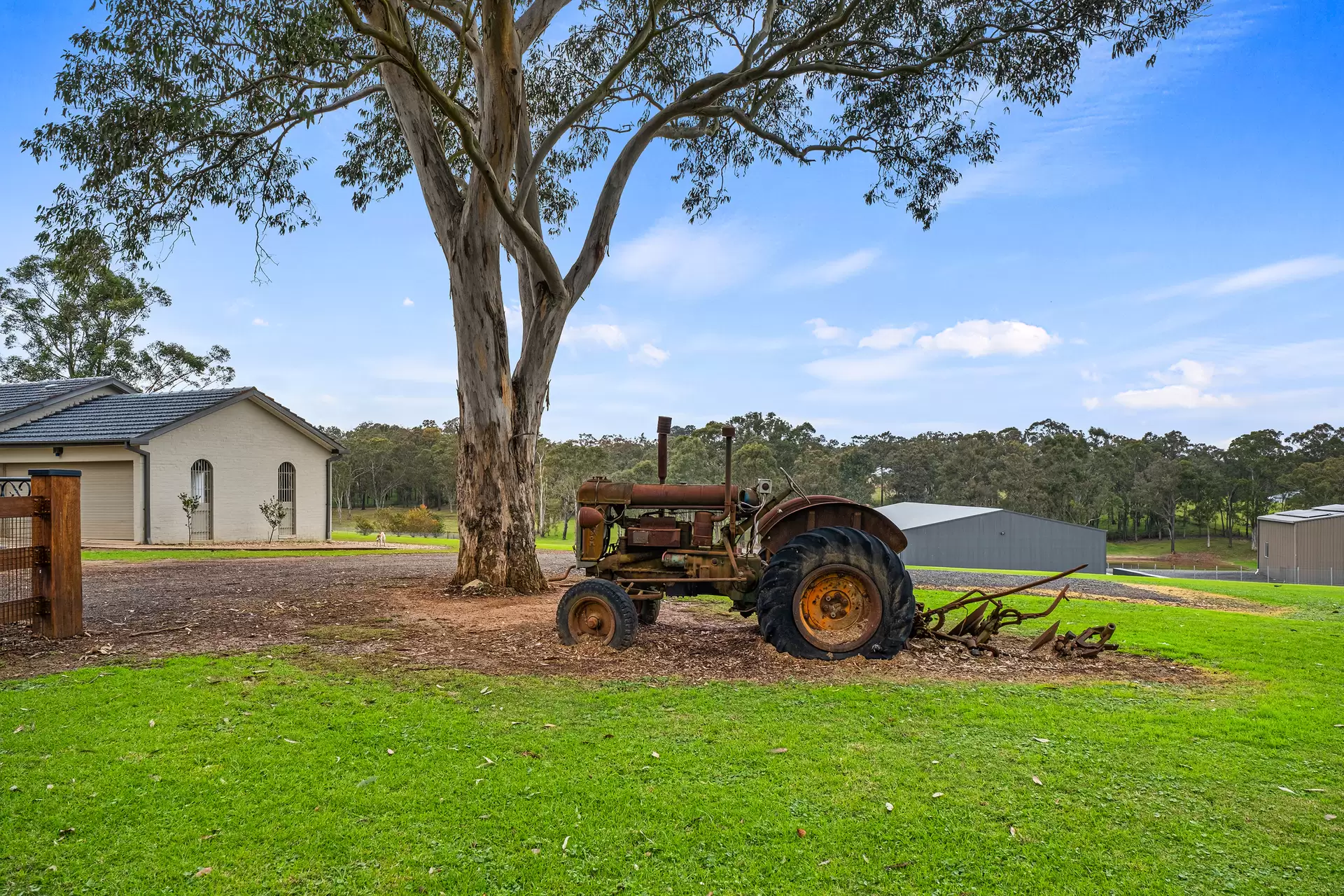 314 Saunders Road, Oakville Auction by Cutcliffe Properties - image 1