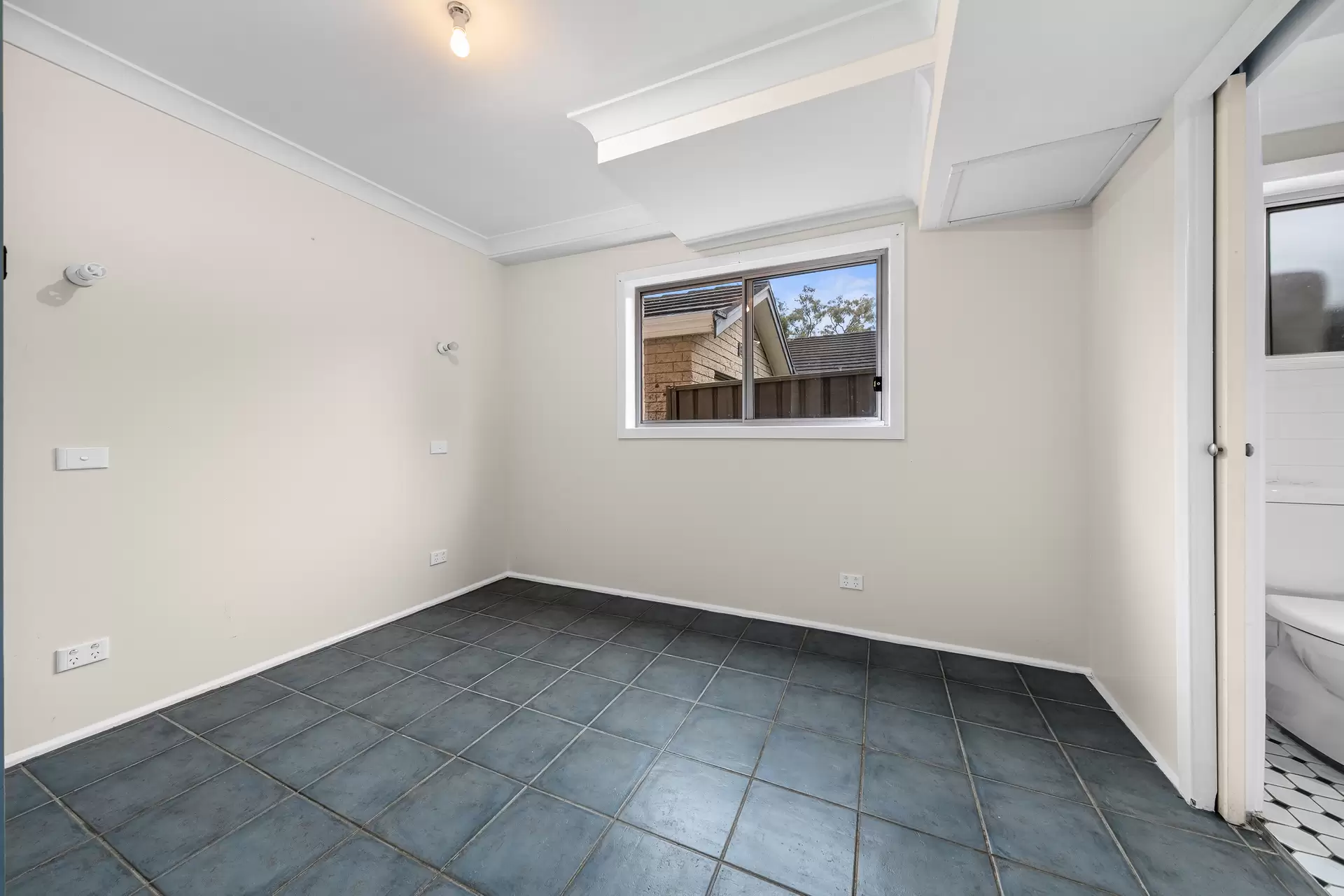 31 Cambridge Avenue, Windsor Auction by Cutcliffe Properties - image 1