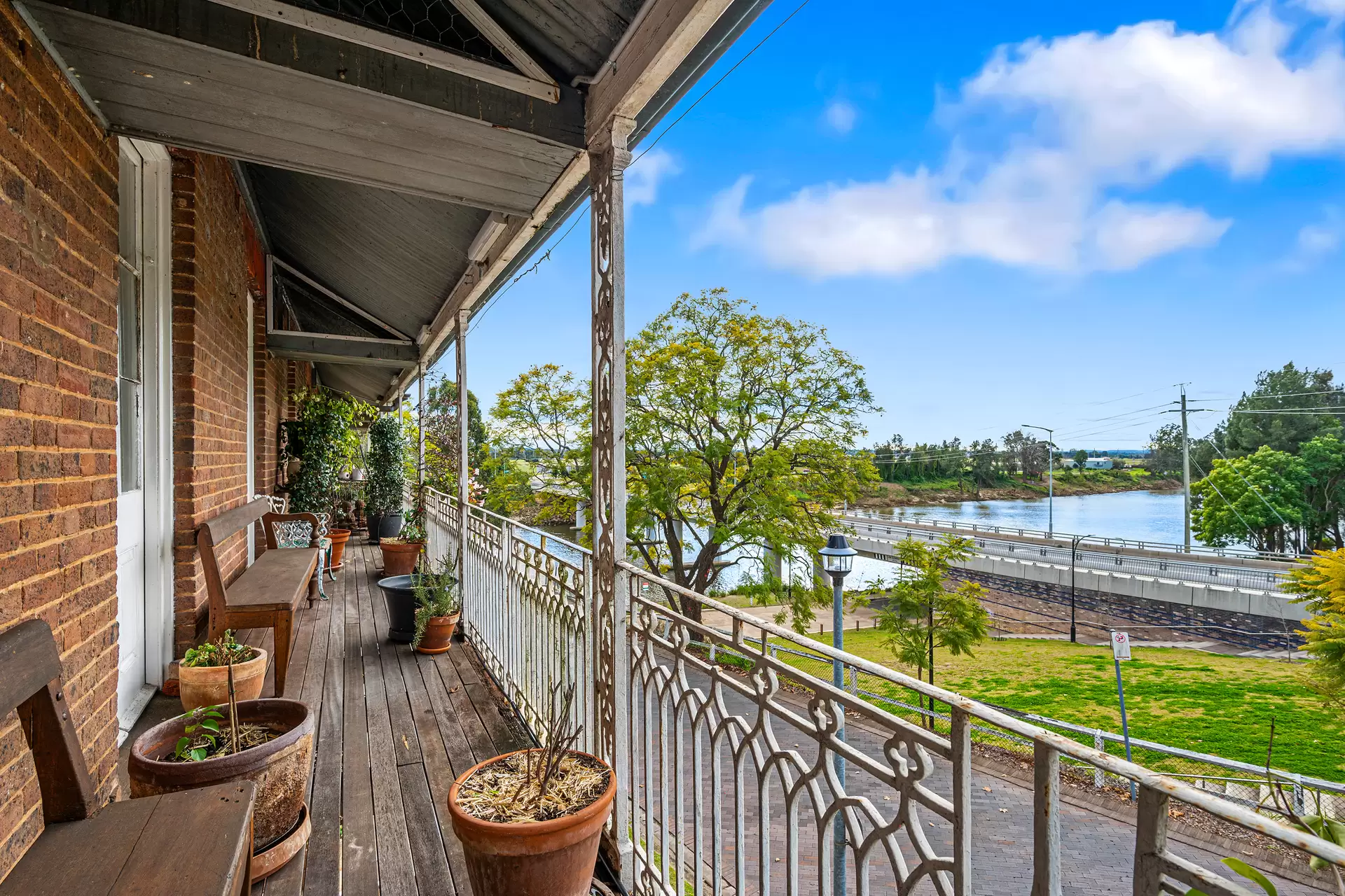 3 Thompson Square, Windsor For Sale by Cutcliffe Properties - image 1