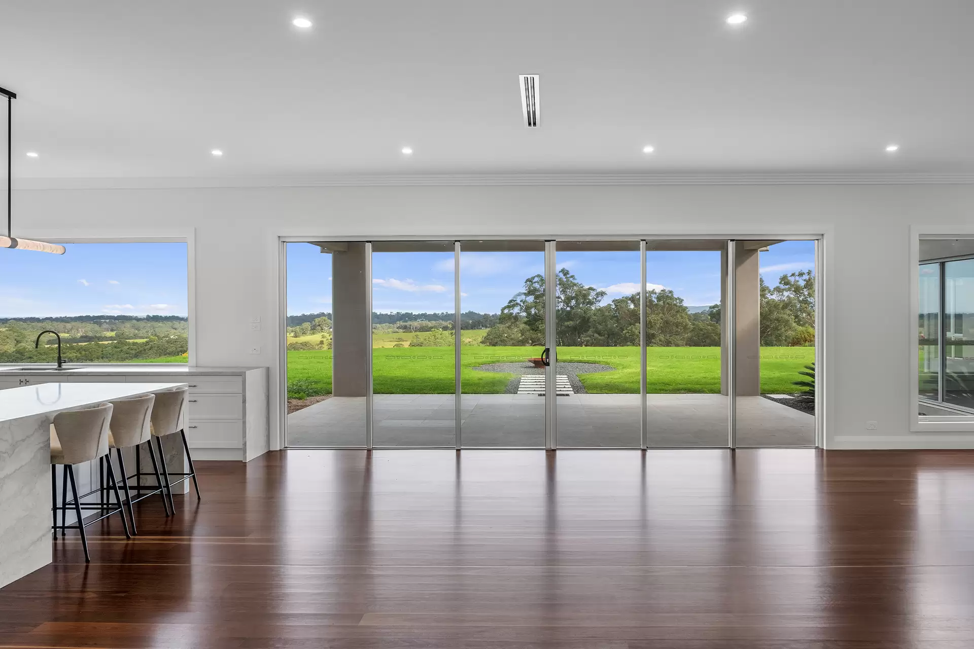 208 East Kurrajong Road, East Kurrajong For Sale by Cutcliffe Properties - image 1