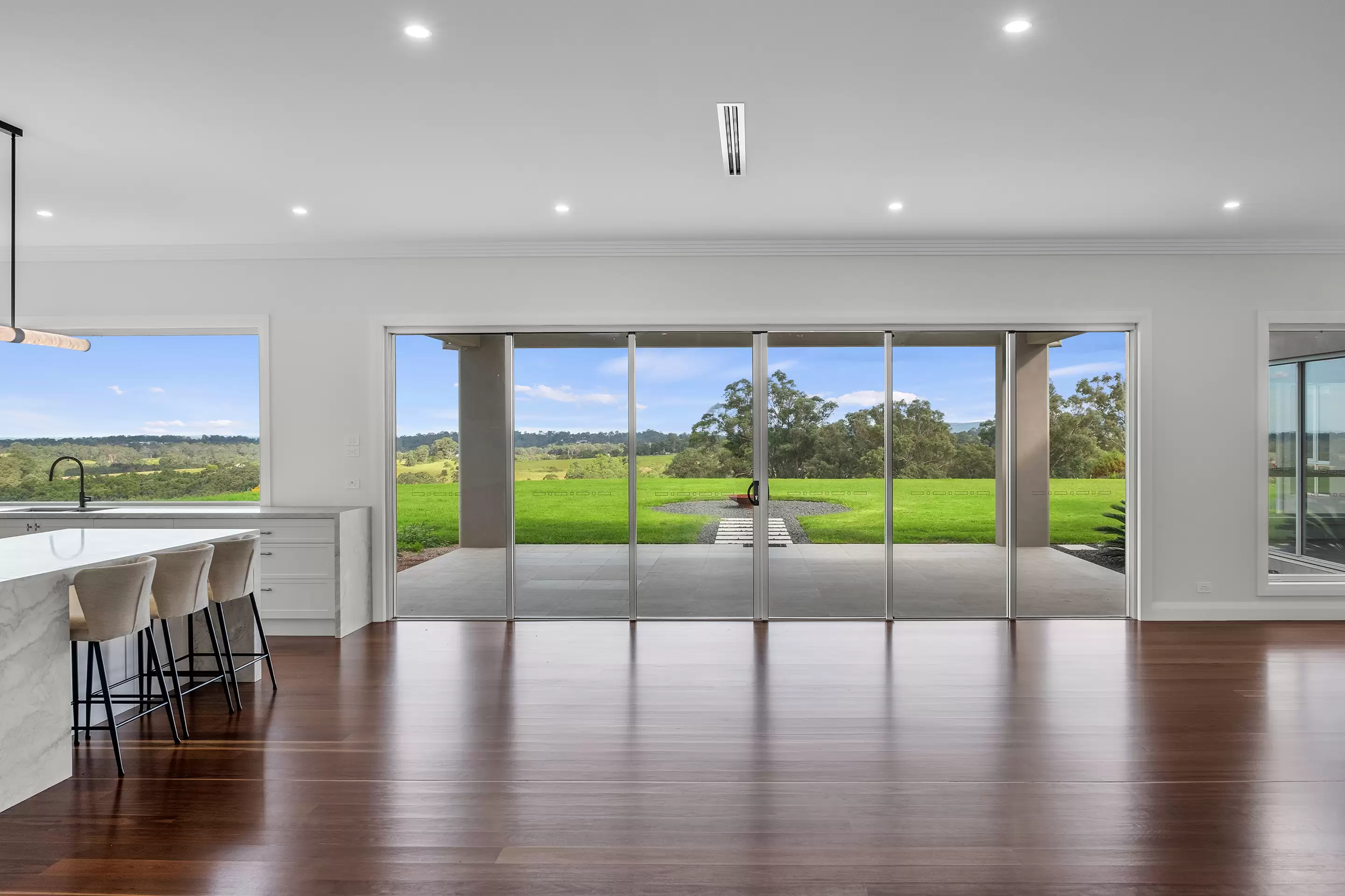 208 East Kurrajong Road, East Kurrajong For Sale by Cutcliffe Properties - image 9