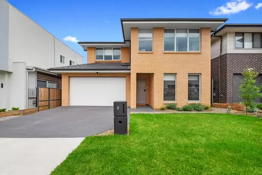 8 Arches Avenue, Box Hill Auction by Cutcliffe Properties
