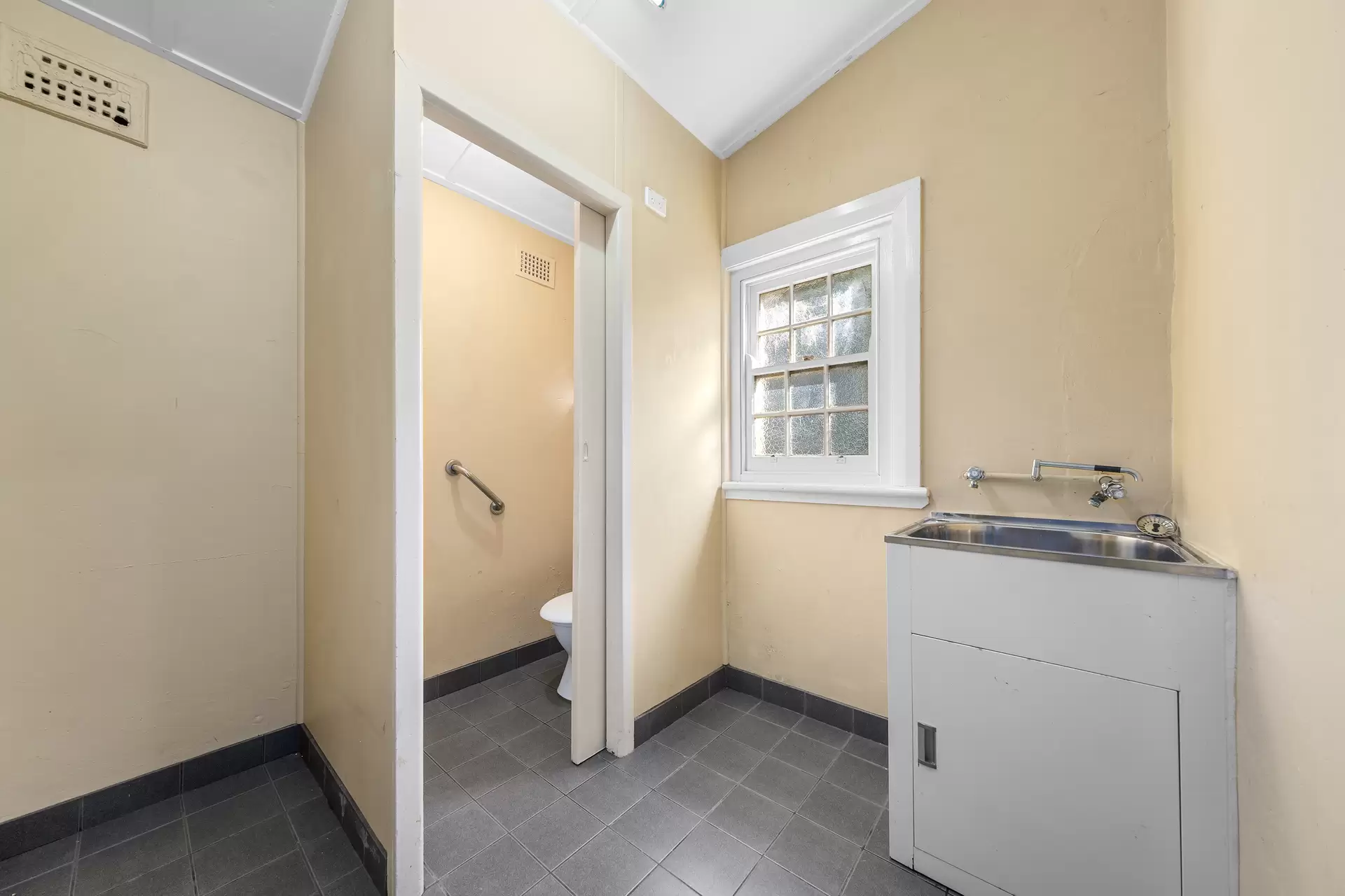 102 Francis Street, Richmond Auction by Cutcliffe Properties - image 1