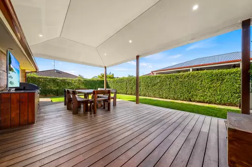 11 Wolseley Road, McGraths Hill For Sale by Cutcliffe Properties