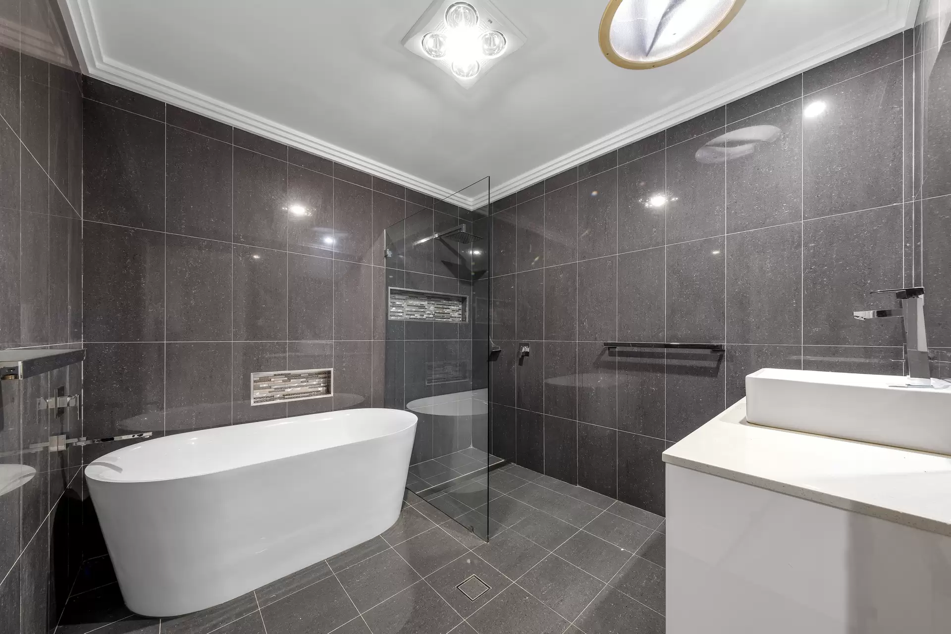 138-146 Government Road, Berkshire Park Sold by Cutcliffe Properties - image 1