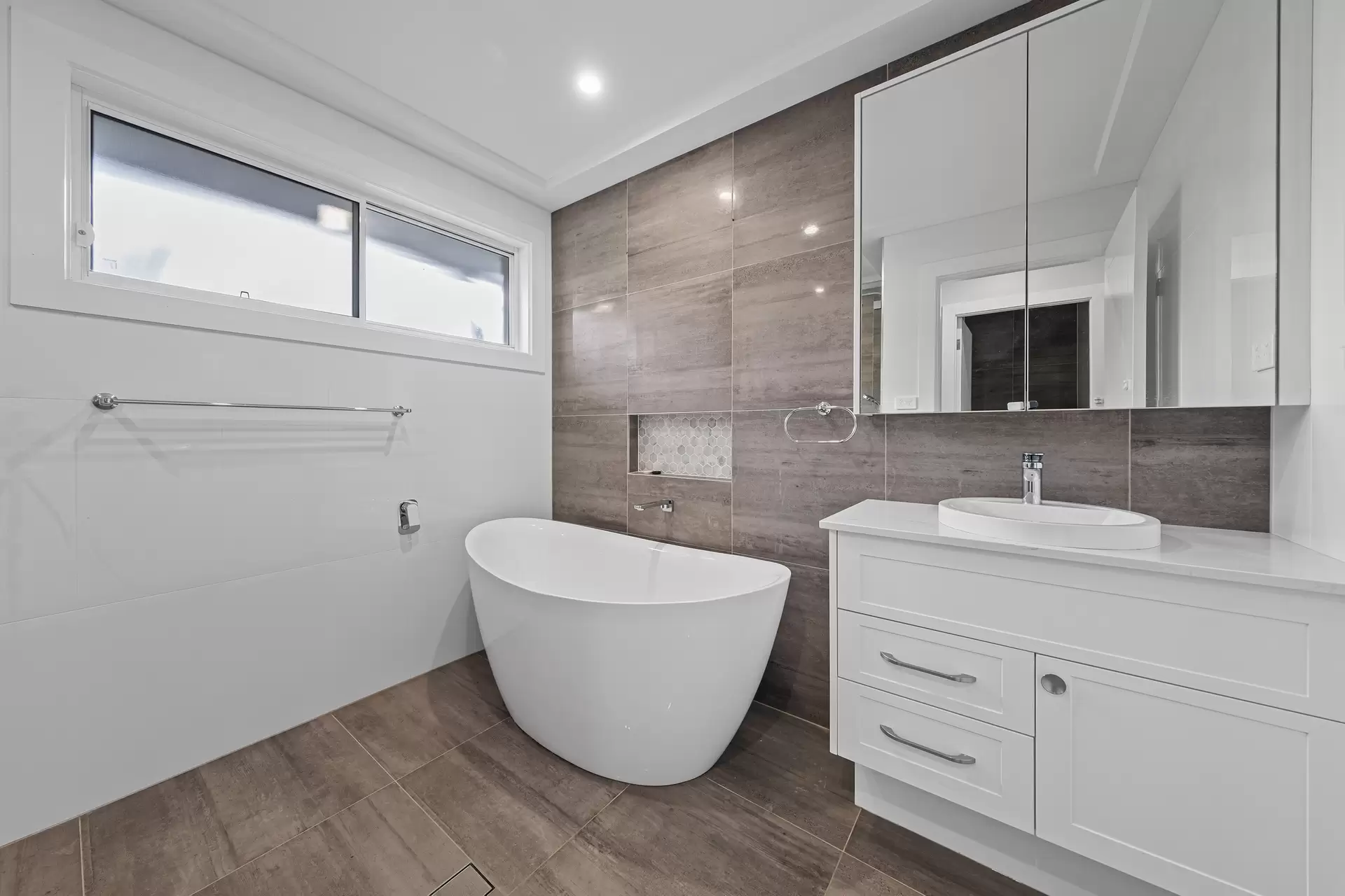 138-146 Government Road, Berkshire Park Sold by Cutcliffe Properties - image 1