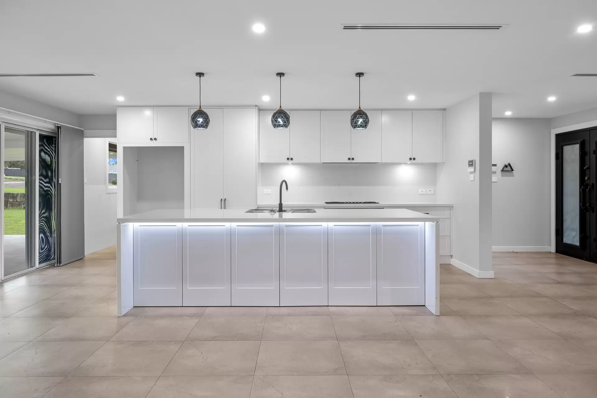 138-146 Government Road, Berkshire Park Sold by Cutcliffe Properties - image 1