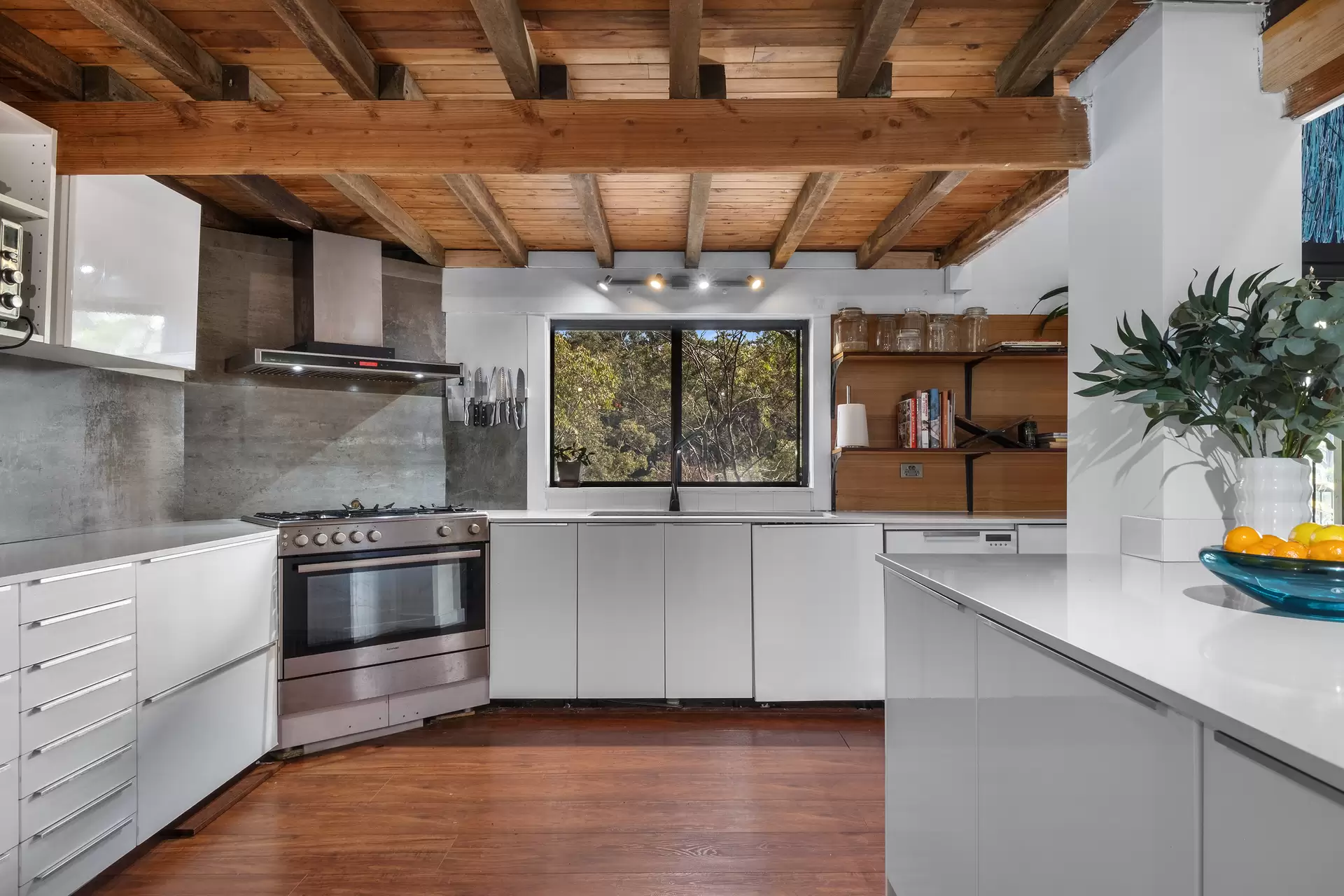 585 East Kurrajong Road, East Kurrajong Auction by Cutcliffe Properties - image 1