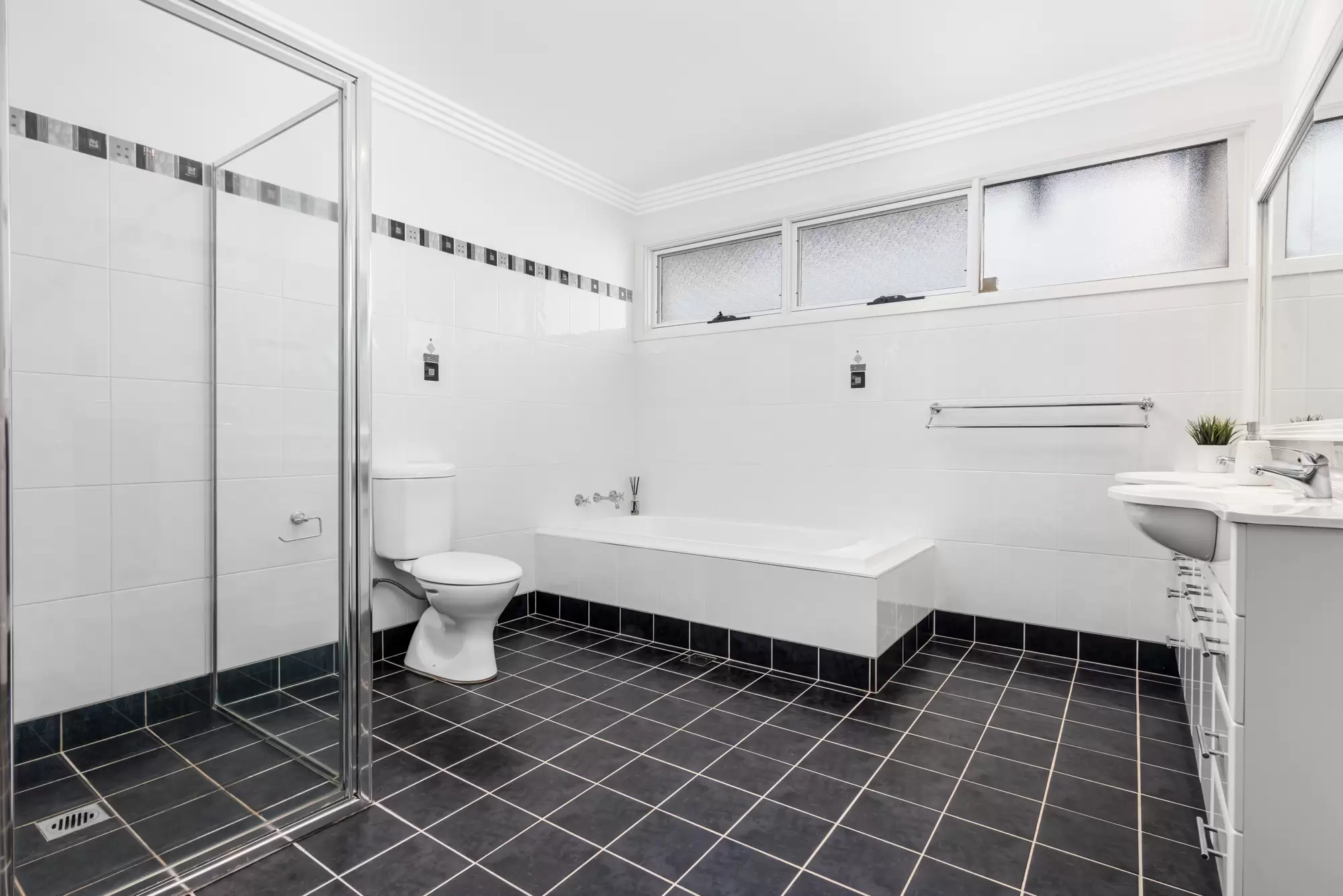69-77 Mayo Road, Llandilo For Sale by Cutcliffe Properties - image 12