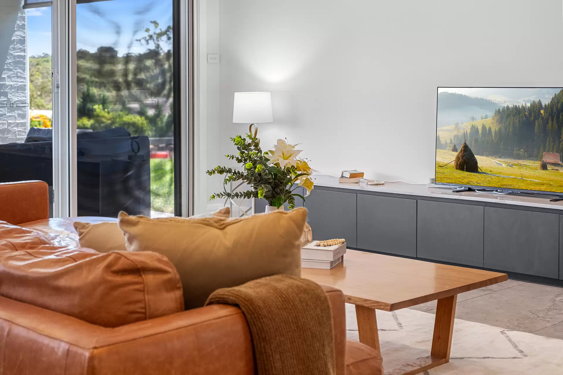 357 East Kurrajong Road, East Kurrajong Sold by Cutcliffe Properties - image 1