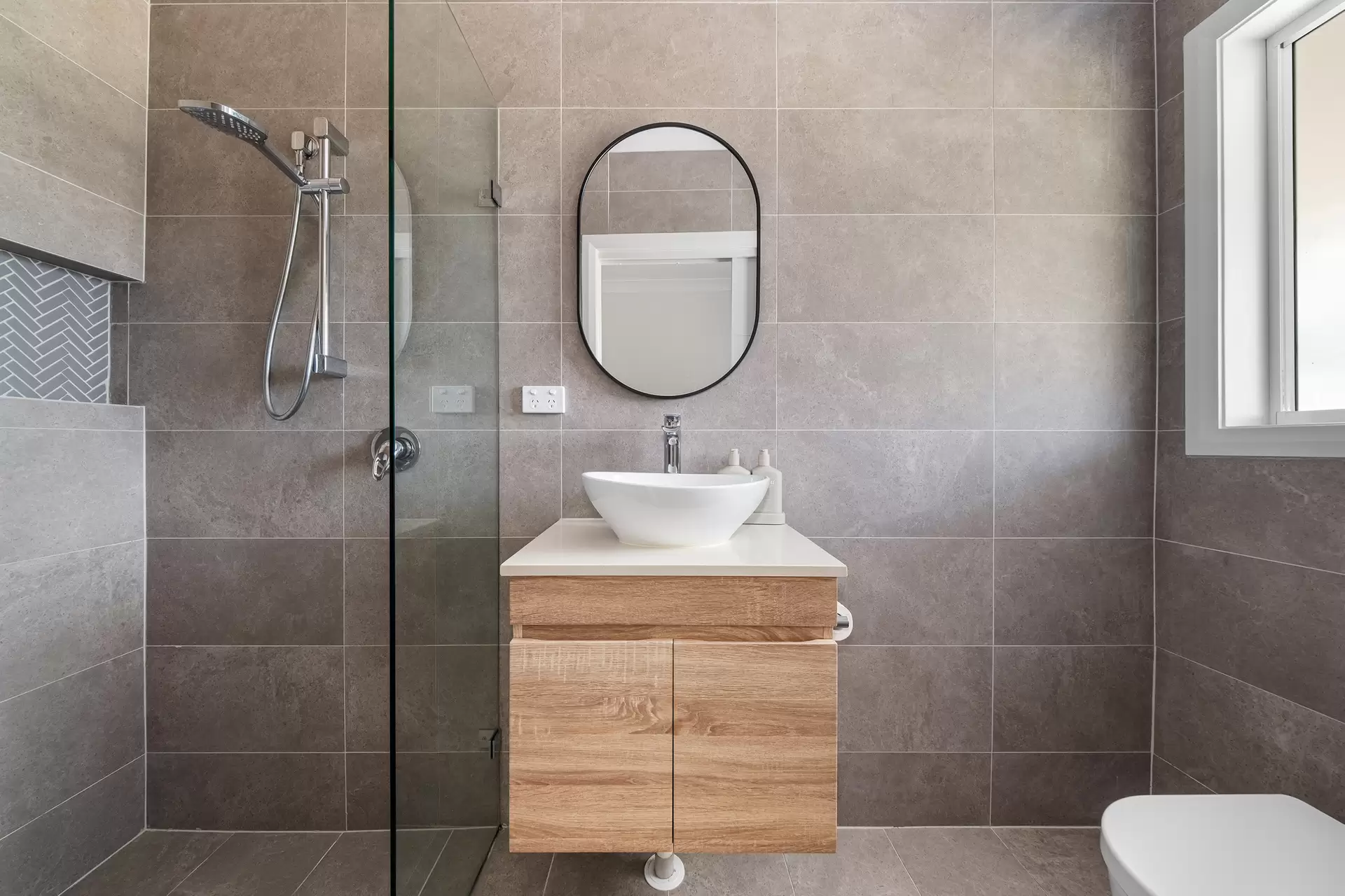 16 Carmichael Place, East Kurrajong Sold by Cutcliffe Properties - image 1